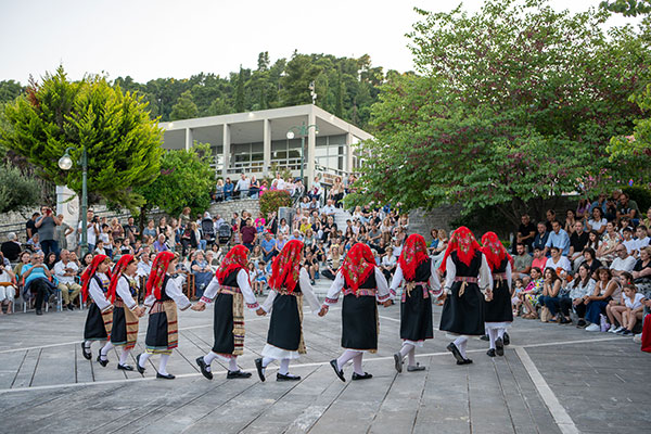 2o paidiko festival xorwn arxaias olympias1
