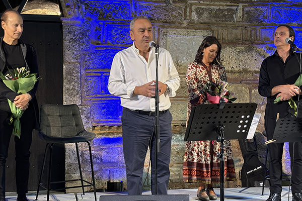 kastrinos xairetismos