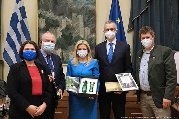 avgerinopoulou yfypourgos agrotikis slovakias presvis slovakias stin ellada kai kathigitis skoullos