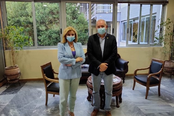 IMG 452723fa610e9bfef856d9a6fcf30994 V copy 600x400