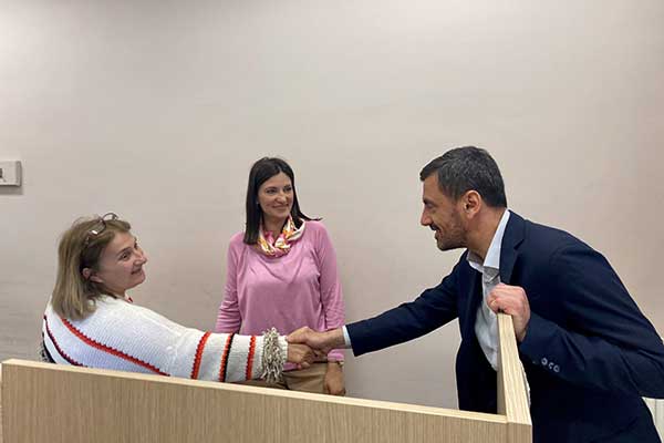 376EF478 1619 4034 BCA3 349F4D9C35A2