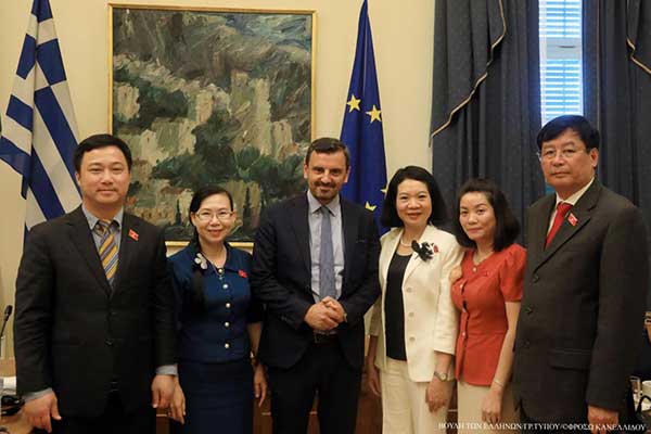 Nikolakopoulos Vietnam 4