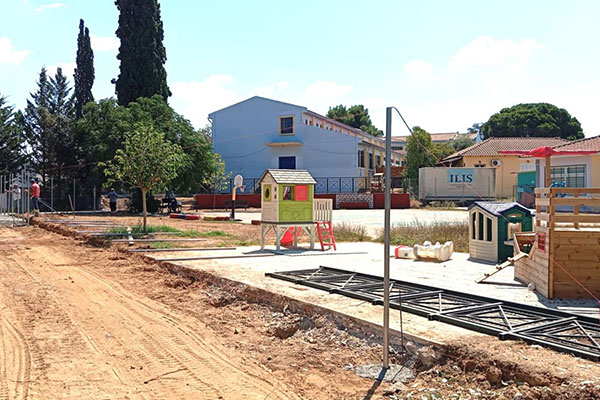 01 NEA EISODOS SXOLEIO