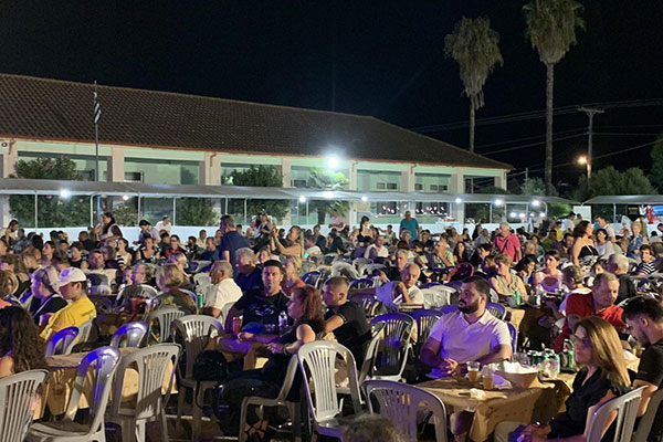 kosmos giorti krasioy